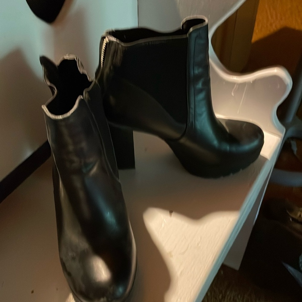 Steven madden platform boots